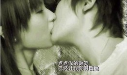 女作家爆料亲吻视频大全,揭秘娱乐圈亲吻视频背后的真相